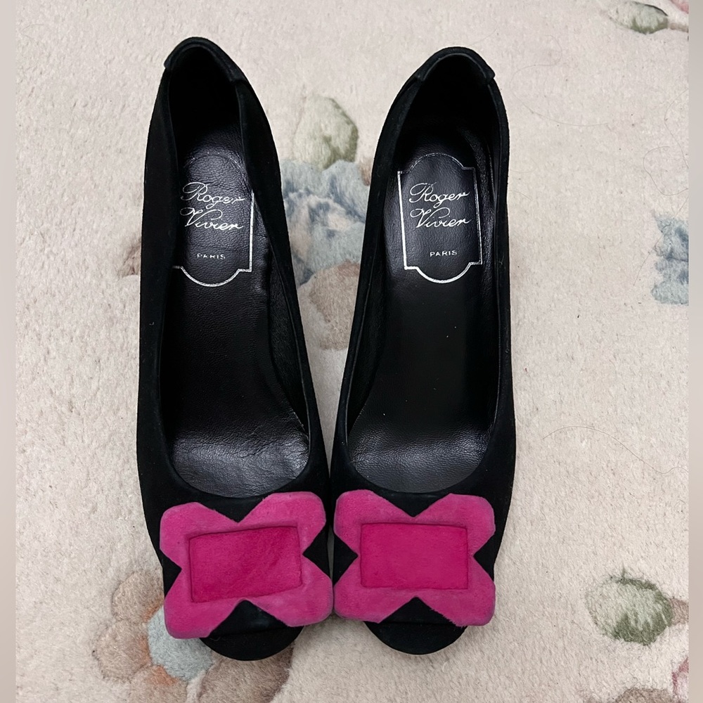 Vintage Roger Vivier suede buckle pumps 36